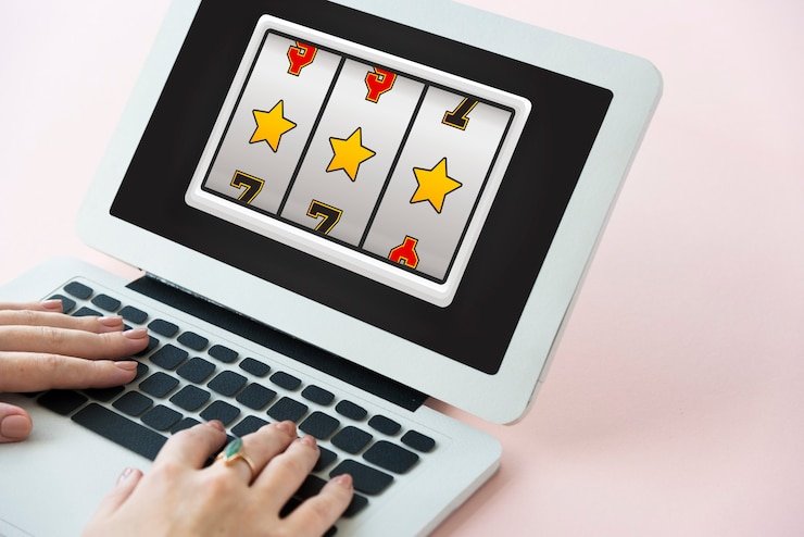 Antarmuka permainan Mega Moolah di platform dhk4d dengan gulungan dan kontrol taruhan